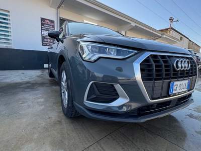 Audi Q3 unico proprietario zero sinistri km certificati in fattura Grigio usata Trentola Ducenta