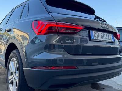 Audi Q3 unico proprietario zero sinistri km certificati in fattura Grigio usata Trentola Ducenta