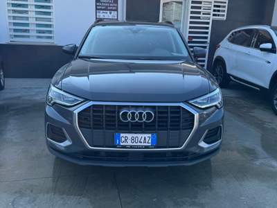 Audi Q3 unico proprietario zero sinistri km certificati in fattura Grigio usata Trentola Ducenta
