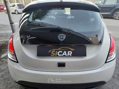 Lancia Ypsilon 1.0 hybrid 70cv Gold Adatta a neopatentati Bianco usata Fagnano Olona
