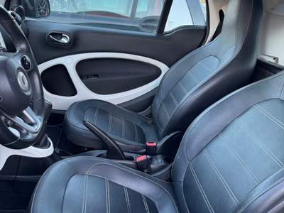 Smart ForTwo unico proprietario zero sinistri km certificati in fattura Bianco usata Trentola Ducenta