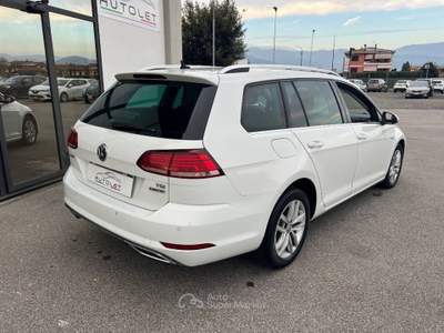 Volkswagen Golf Golf var. 1.4 tgi Executive 110cv dsg Bianco usata Agliana