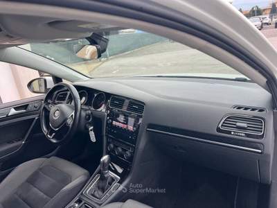Volkswagen Golf Golf var. 1.4 tgi Executive 110cv dsg Bianco usata Agliana