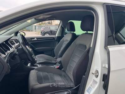 Volkswagen Golf Golf var. 1.4 tgi Executive 110cv dsg Bianco usata Agliana
