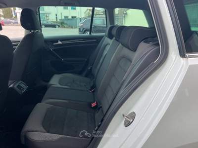 Volkswagen Golf Golf var. 1.4 tgi Executive 110cv dsg Bianco usata Agliana