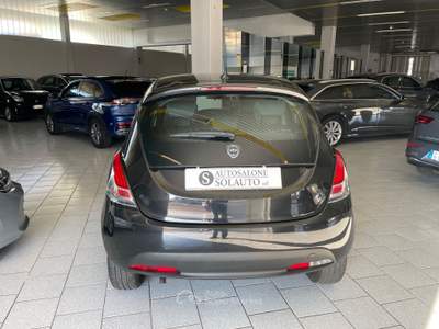 Lancia Ypsilon 5 porte S&S Hybrid Oro Posti Nero usata Gozzano