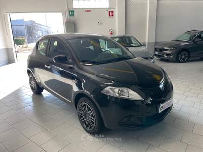 Lancia Ypsilon 5 porte S&S Hybrid Oro Posti Nero usata Gozzano