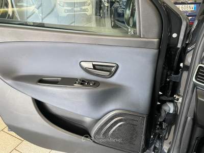 Lancia Ypsilon 5 porte S&S Hybrid Oro Posti Nero usata Gozzano