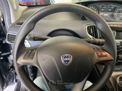 Lancia Ypsilon 5 porte S&S Hybrid Oro Posti Nero usata Gozzano