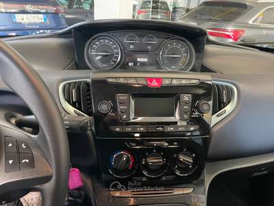 Lancia Ypsilon 5 porte S&S Hybrid Oro Posti Nero usata Gozzano