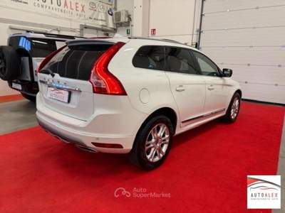 Volvo XC60  2.0 d4 Inscription Kinetic 181cv geartronic Bianco usata Casarsa della Delizia