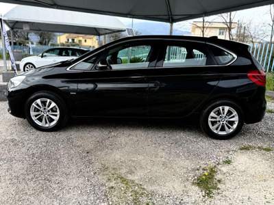 BMW Serie 2 218d 216d Active Tourer Luxury Nero usata cassino