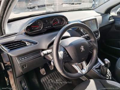 Peugeot 208 208 1.2 VTi 82 CV 5p. Allure usata Veglie