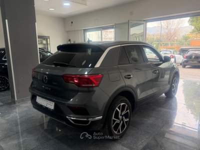 Volkswagen T-Roc auto in ottime condizione usata Curti