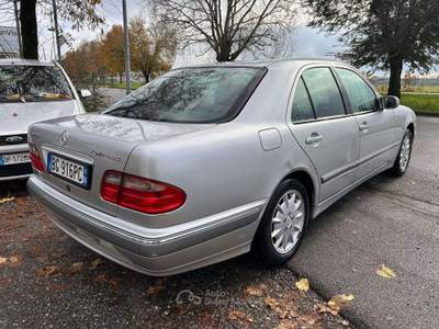 Mercedes-Benz Classe E E 200 k Elegance FL *UNICO PROPRIETARIO* Grigio usata Inzago