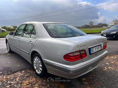 Mercedes-Benz Classe E E 200 k Elegance FL *UNICO PROPRIETARIO* Grigio usata Inzago