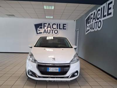 Peugeot 208 Van Bianco usata Oleggio