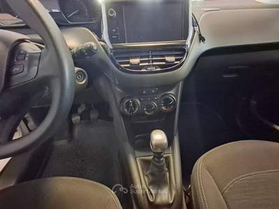 Peugeot 208 Van Bianco usata Oleggio