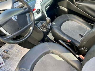 Lancia Ypsilon MOMO DESIGN, doppio tetto panoramico apribile Bianco usata Ardenno