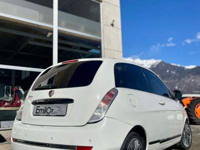 Lancia Ypsilon MOMO DESIGN, doppio tetto panoramico apribile Bianco usata Ardenno