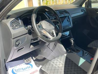 Volkswagen Tiguan R-Line 150cv dsg Fari "IQ. Light Led - Navi - Cerchi 19" Nero usata COSOLETO