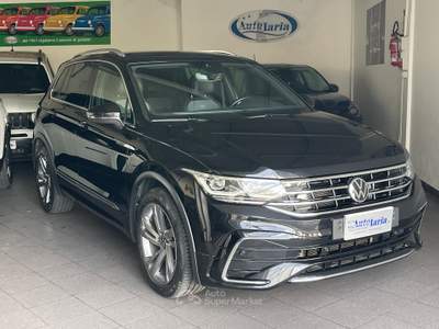 Volkswagen Tiguan R-Line 150cv dsg Fari "IQ. Light Led - Navi - Cerchi 19" Nero usata COSOLETO