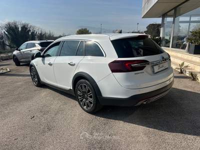 Opel Insignia Start&Stop Country Tourer Bianco usata Pignataro Interamna