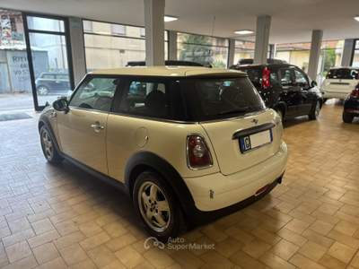 MINI One In perfette condizioni e pronta a viaggiare con te Bianco usata Quarrata