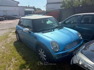 MINI One AUTO PER COMMERCIANTE NON RICONDIZIONATA Mini 1.4 tdi One D de luxe Blu/Azzurro usata Meda