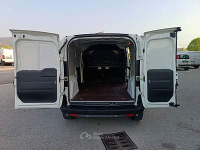 Fiat Doblò MAXI 1.6 Multijet 16v 105CV SX Eu6 PASSO LUNGO Bianco usata Villaga