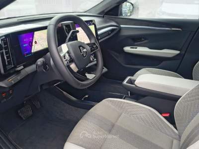 Renault Scénic Scenic Scénic E-Tech Electric 220 CV Long Range Iconic Bianco usata Pisa