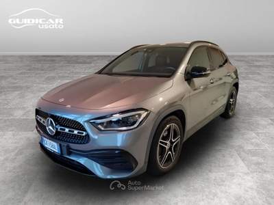Mercedes-Benz GLA 200 D Premium 8G-DCT Grigio usata Lucca