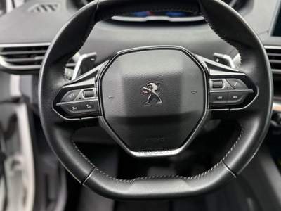 Peugeot 3008 Peugeot 3008 Blue HDI 13 Bianco usata Pozzuoli