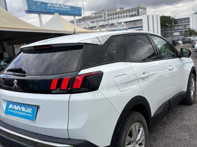 Peugeot 3008 Peugeot 3008 Blue HDI 13 Bianco usata Pozzuoli