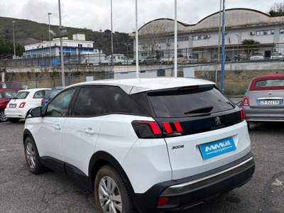 Peugeot 3008 Peugeot 3008 Blue HDI 13 Bianco usata Pozzuoli