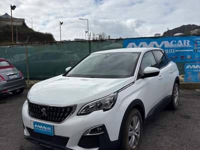 Peugeot 3008 Peugeot 3008 Blue HDI 13 Bianco usata Pozzuoli