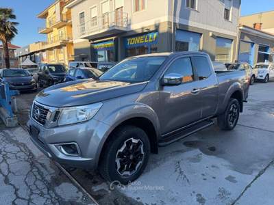 Nissan Navara 4WD King Cab Acenta Grigio usata Mondovì