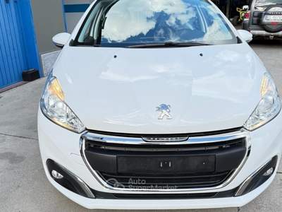 Peugeot 208 S&S 5 porte Active Bianco usata Mondovì