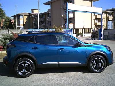 Peugeot 2008 Hybrid 145 e-DCS6 Allure Blu/Azzurro usata Novara