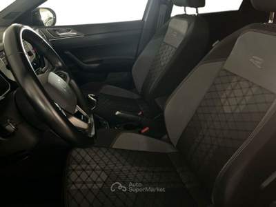 Volkswagen Taigo  -  1.0 tsi r-line 110cv Grigio usata Salerno