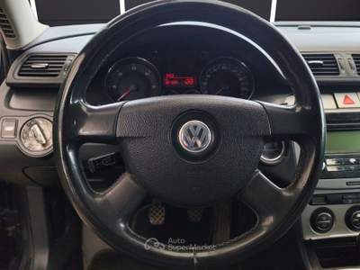 Volkswagen Passat Passat 1.9 TDI/105CV Var. Comfortline Nero usata Pompei