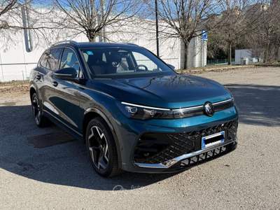 Volkswagen Tiguan 2.0 tdi R-Line 150cv dsg Verde usata Pianoro