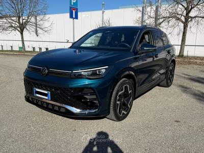 Volkswagen Tiguan 2.0 tdi R-Line 150cv dsg Verde usata Pianoro