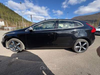 Volvo V40 V40 D2 R-design Nero usata RIETI
