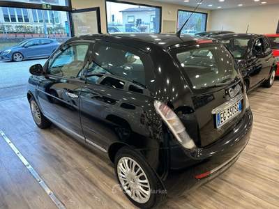 Lancia Ypsilon Diva Nero usata Pieve a Nievole