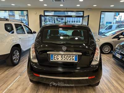 Lancia Ypsilon Diva Nero usata Pieve a Nievole