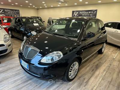 Lancia Ypsilon Diva Nero usata Pieve a Nievole