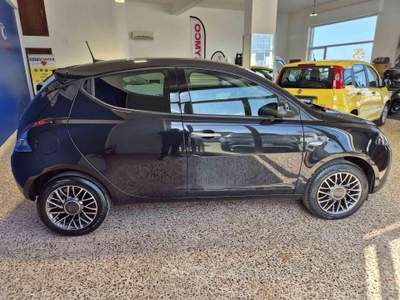 Lancia Ypsilon 1.0 FireFly 5 porte S&S Hybrid Gold Plus Nero usata Brolo