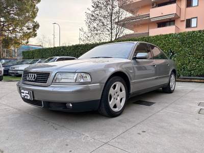 Audi A8 A8 D2 2.5 V6 TDI 180cv Quattro Tiptronic - Unipro Grigio usata Seregno