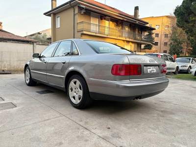 Audi A8 A8 D2 2.5 V6 TDI 180cv Quattro Tiptronic - Unipro Grigio usata Seregno
